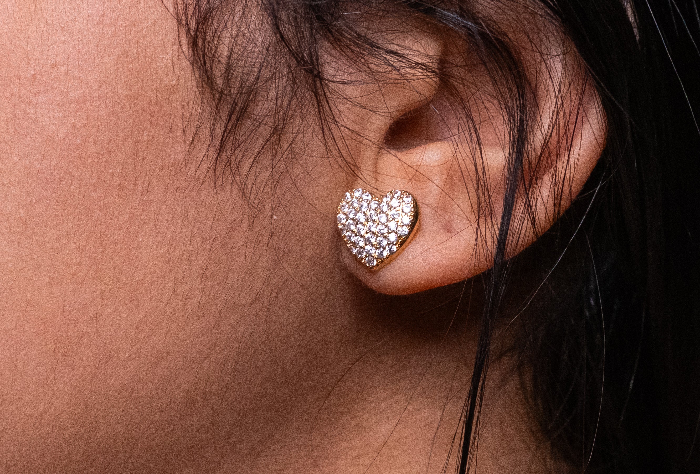 Brinco Coração Cravejado Banhado a Ouro 18K 